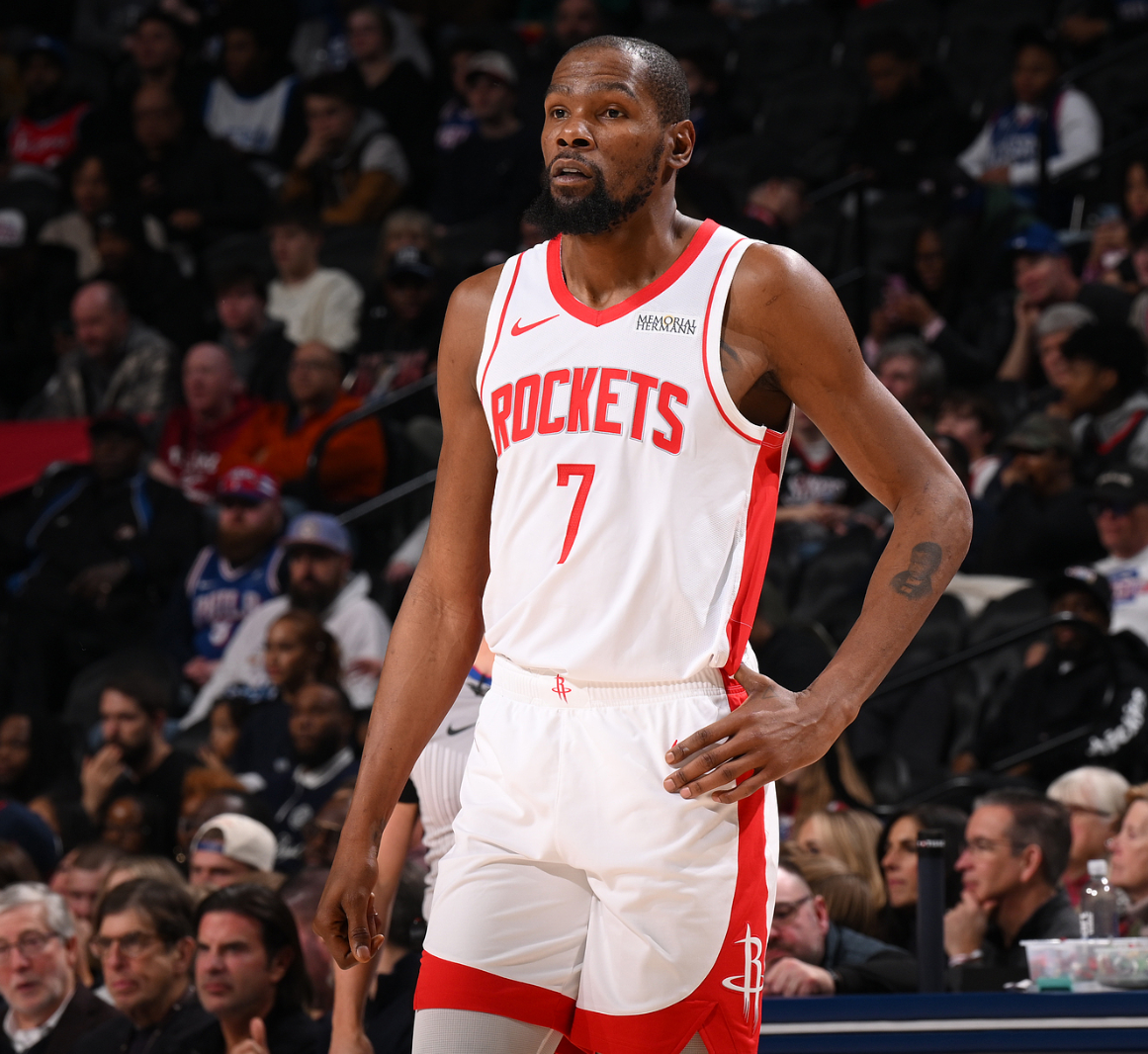 2026世界杯官方直播软件下载-两续命三分打铁+致命失误！杜兰特鏖战44分钟累瘫 轰36+7显悲凉