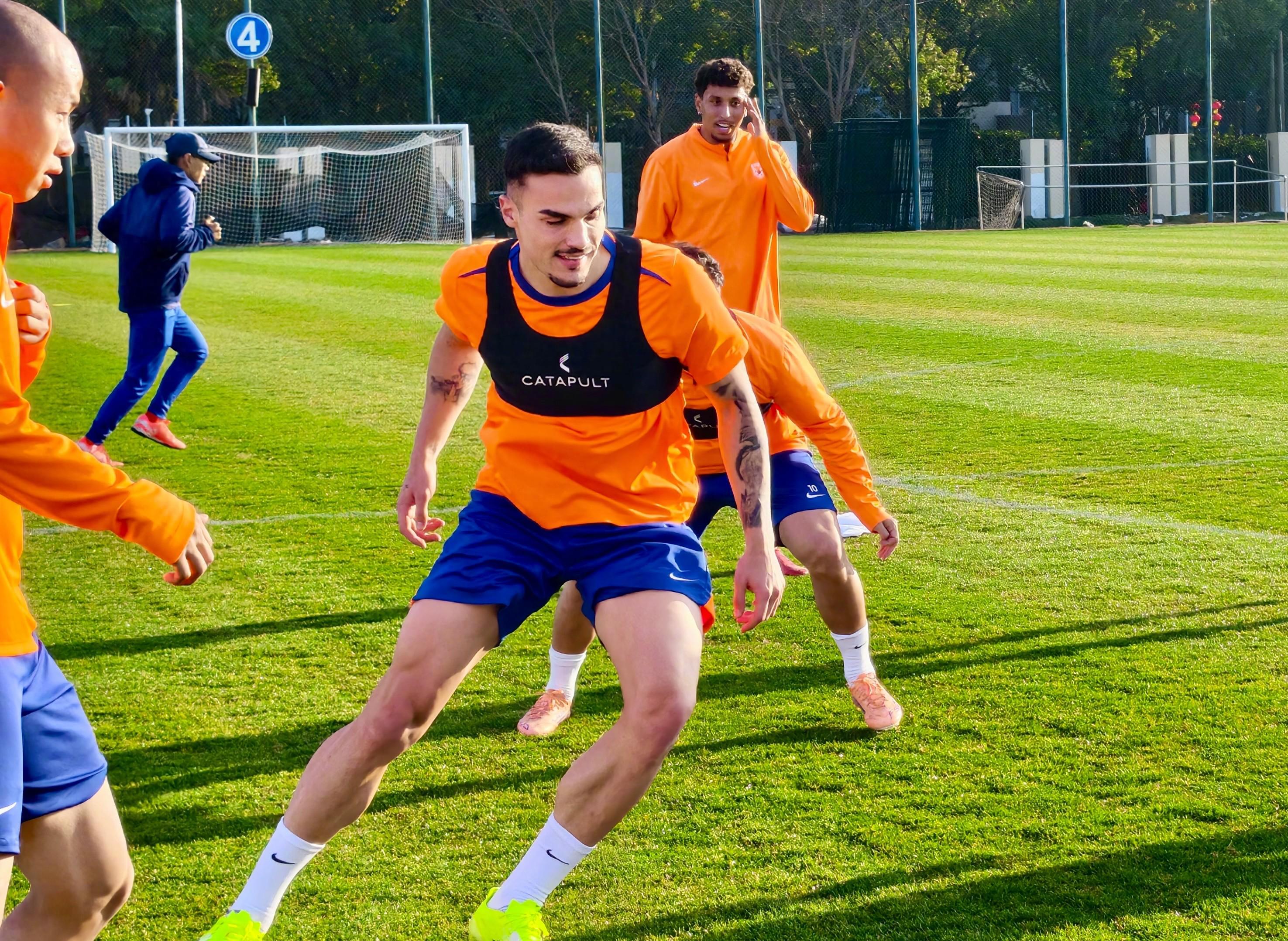 阿尔瓦罗带着彭啸踢铁人四叉戟冲击 李金羽不会飘 泰山队拒绝爆冷